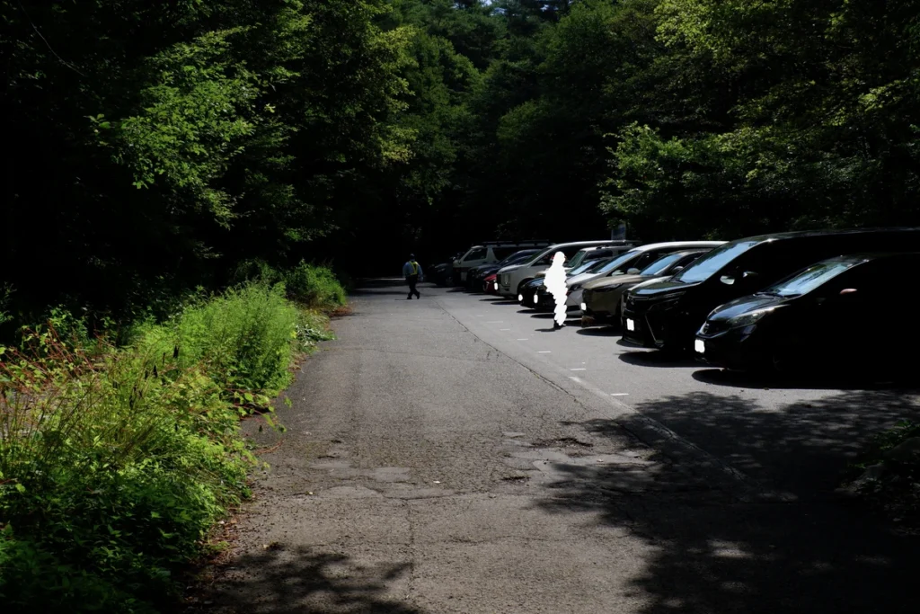 吐竜の滝の駐車場