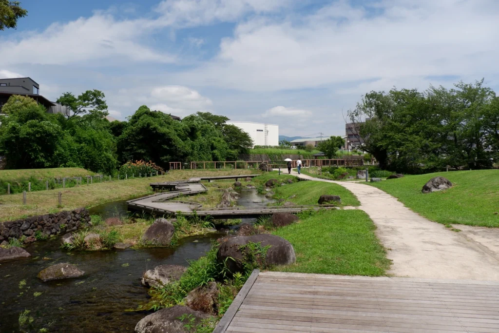 境川・清住緑地の遊歩道